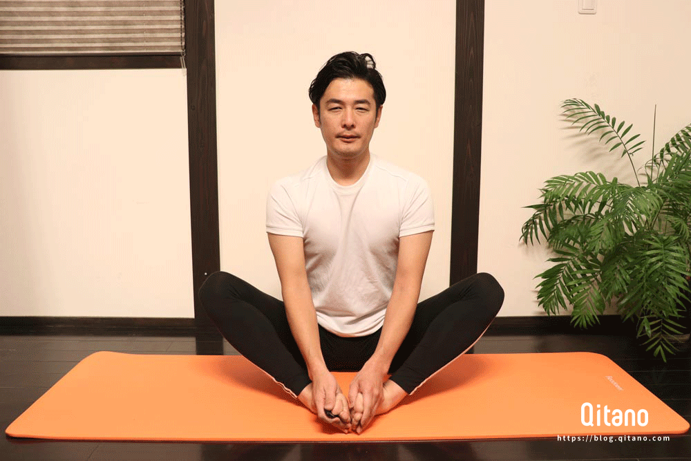 腰痛予防「股関節」簡単なストレッチ体操