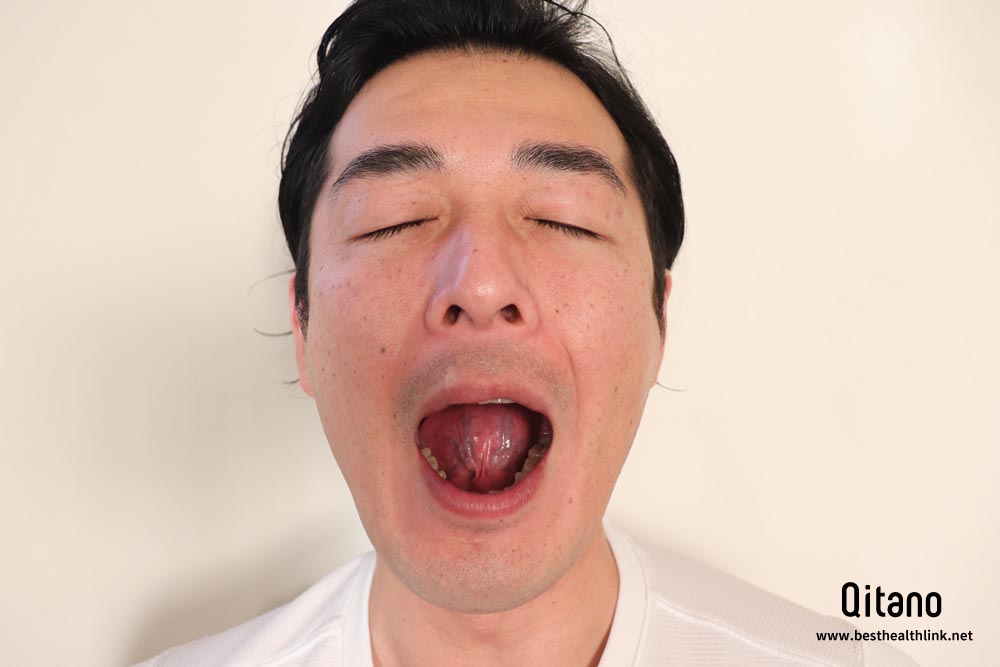 舌をそり返す「いびき体操」で口の中の筋肉を鍛えるトレーニング