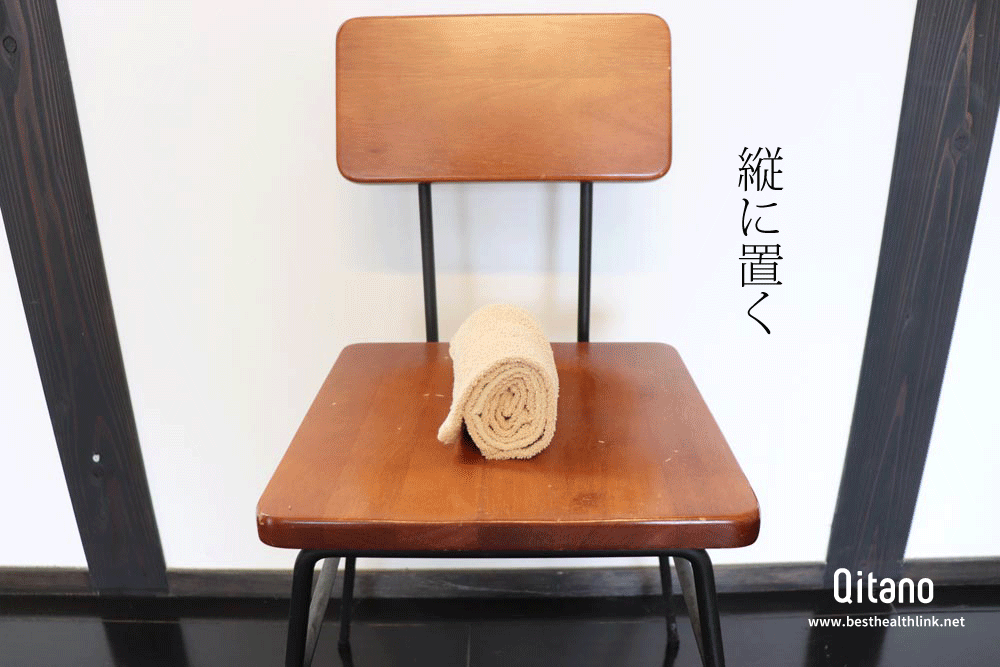 タオルを使用して座りながら骨盤底筋トレーニング